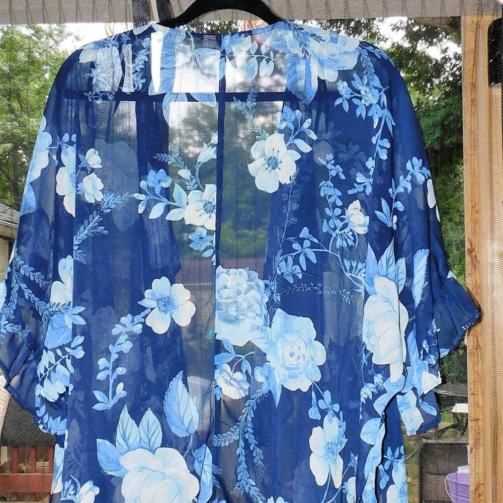 Cato Blue Floral Sheer Kimono XL (16W-20W) - Picture 3 of 5